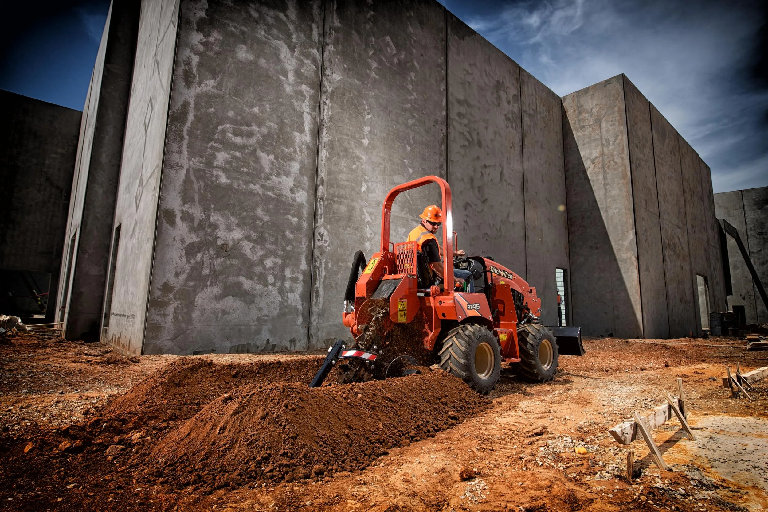 RT45 Ride On Trencher Large